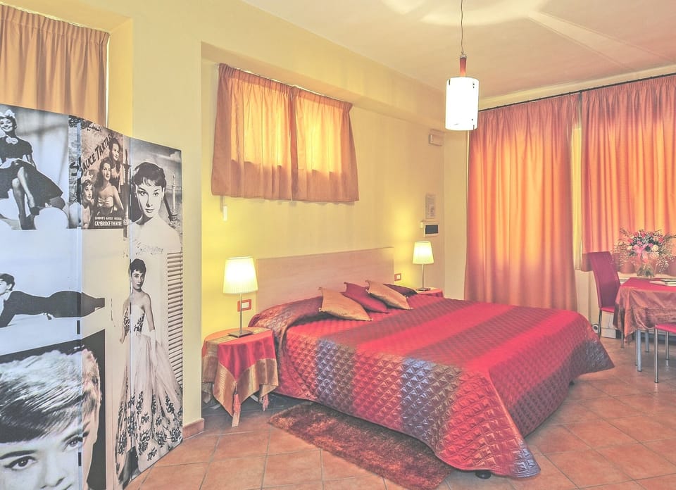 Premium bedding, Select Comfort beds, minibar, desk