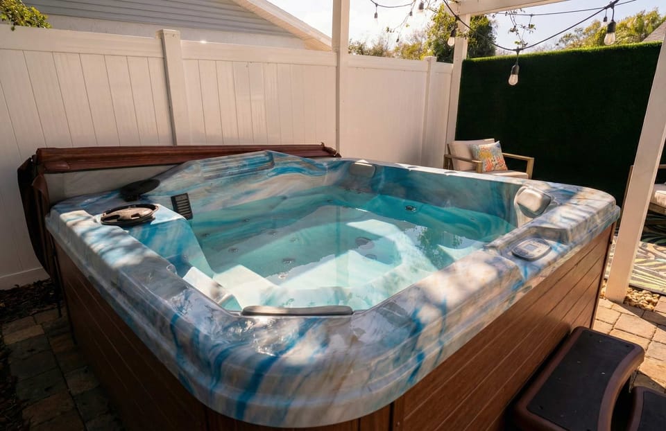 Outdoor spa tub