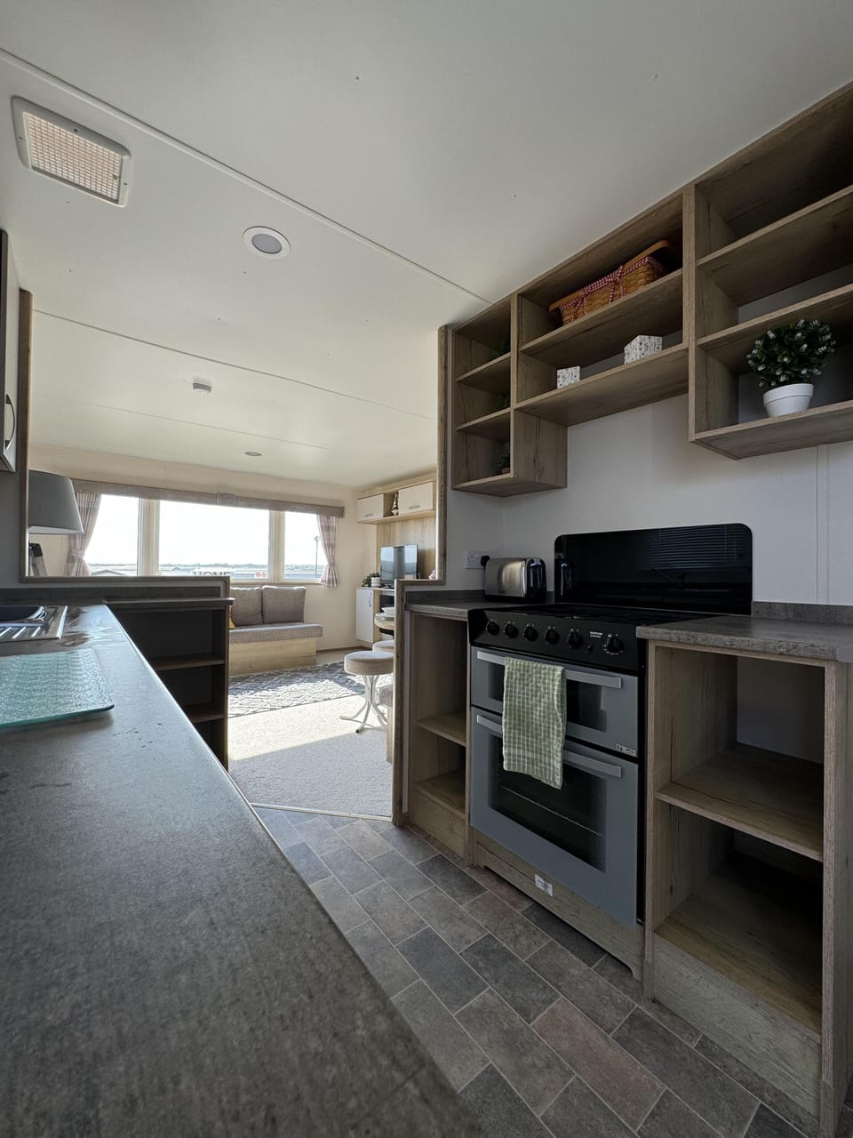 Chalet | Private kitchen | Fridge, microwave, oven, stovetop