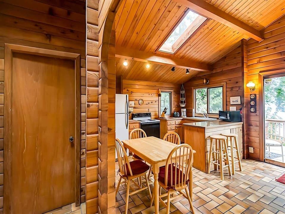 Kitchen/Dining