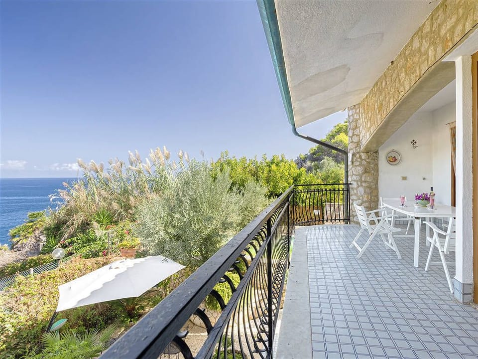 Villa | Terrace/patio