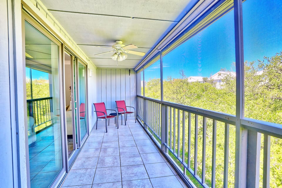 Private Screened Balcony