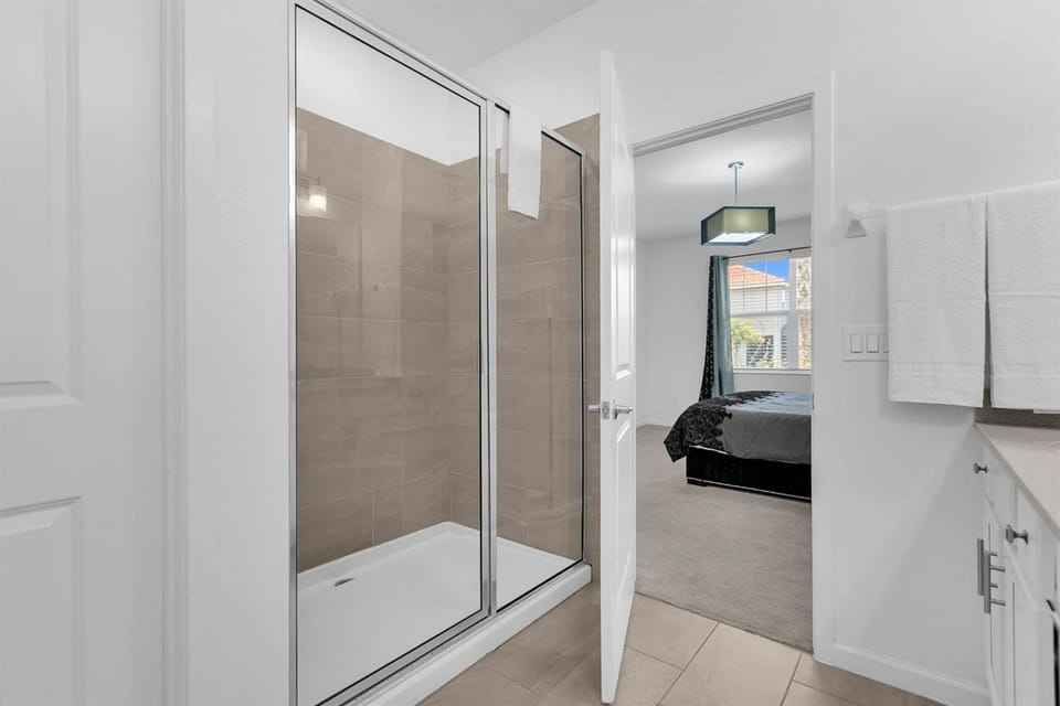 10 bedrooms, high-speed internet