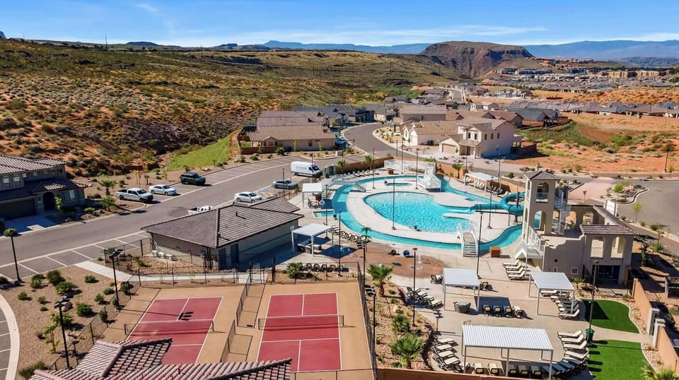 Free lazy river, pool, waterslide, hot tubs, pickleball courts, bathrooms...