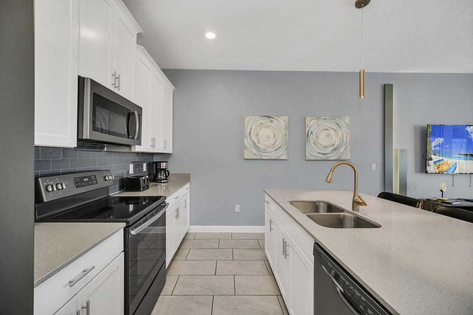 16-4987WindermereAve_16