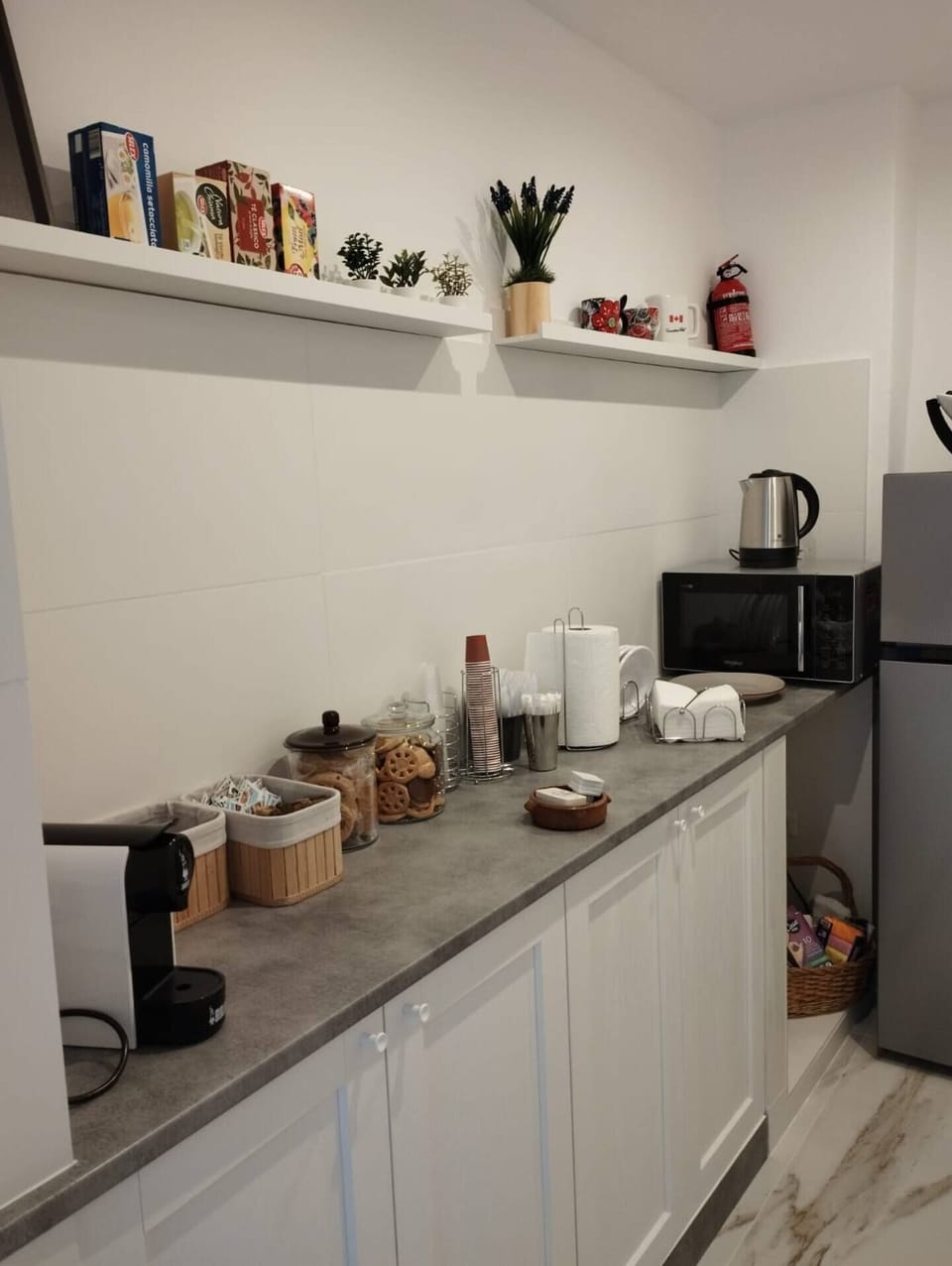 Deluxe Apartment, Balcony, City View | Private kitchen