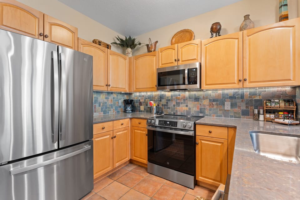 Condo (2 Bedrooms) | Property amenity