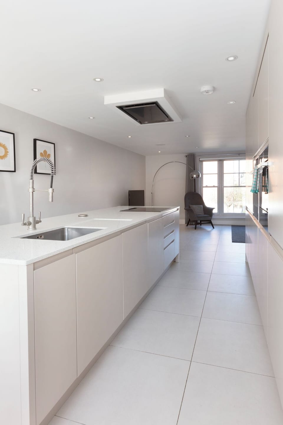 Deluxe House | Private kitchen | Full-size fridge, microwave, oven, stovetop