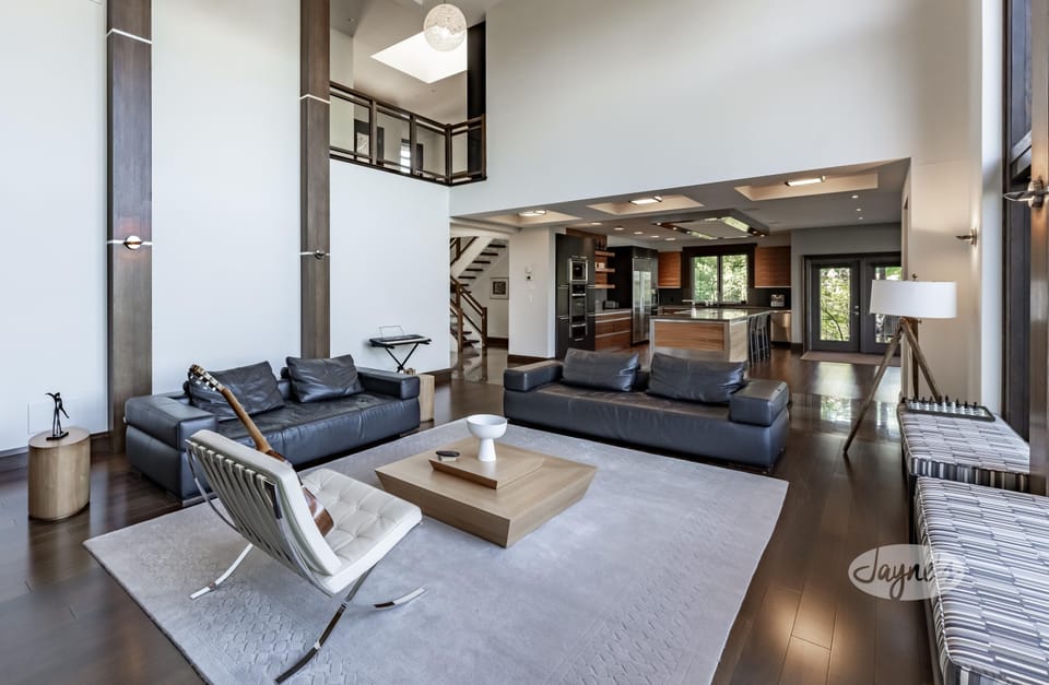 Great Room &amp; Fireplace