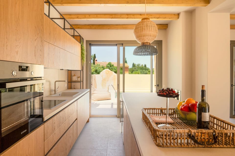 Fully furnished kitchen