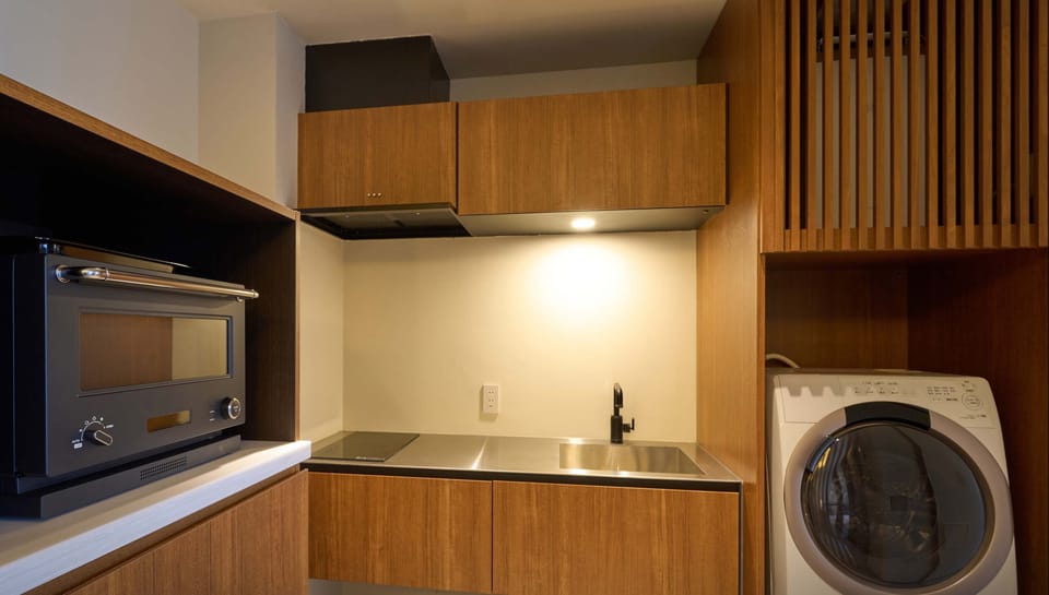 Coffee/tea maker, fridge, microwave, electric kettle