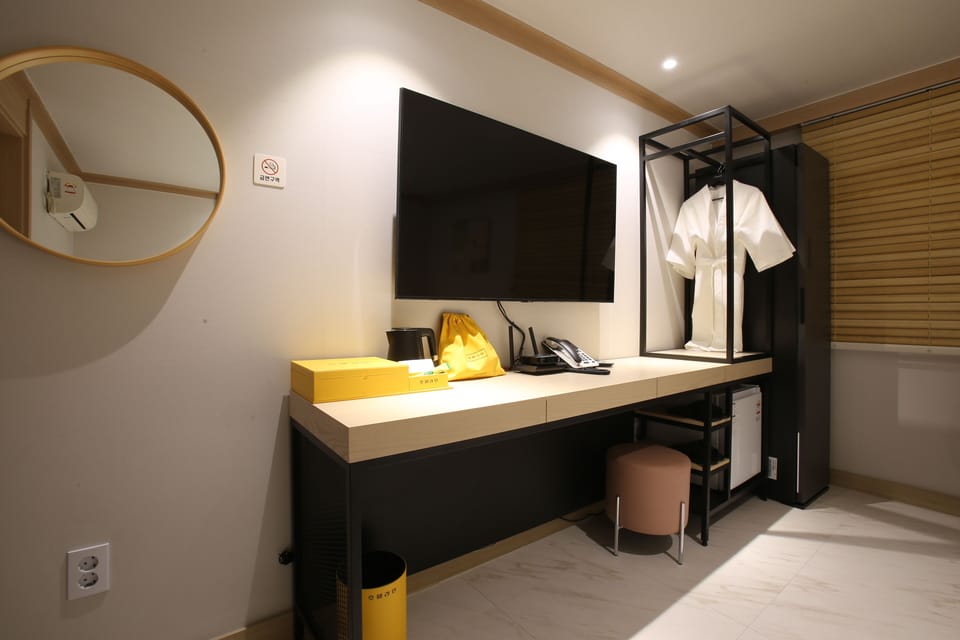 Deluxe Double Room, City View | Egyptian cotton sheets, premium bedding, memory foam beds