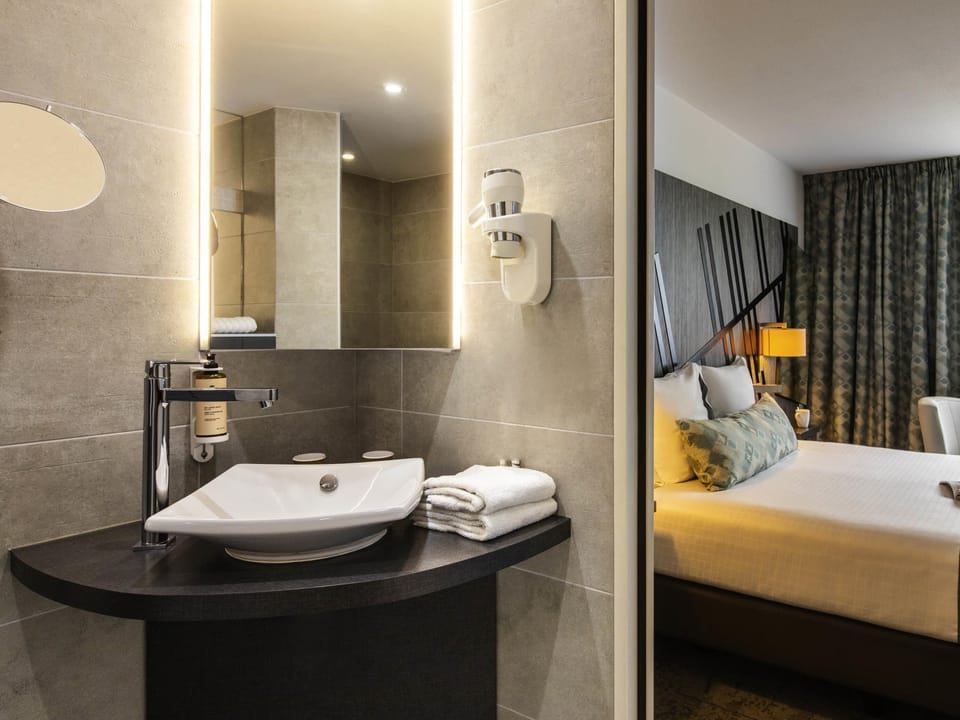 Classic Room, 1 Double Bed | Premium bedding, in-room safe, individually decorated