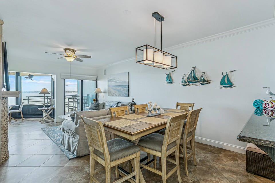 Enjoy family meals with a view!