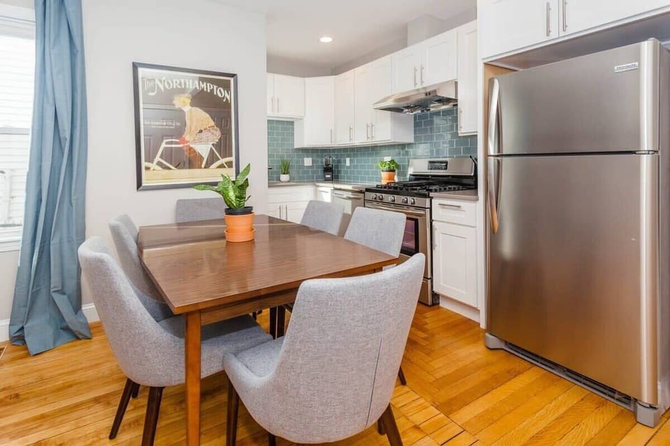Duplex 1: dining and kitchen area snapshot