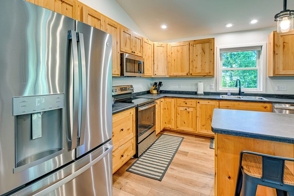 Kitchen | Dishwasher | Keurig/Drip Coffee Makers | 2nd Floor