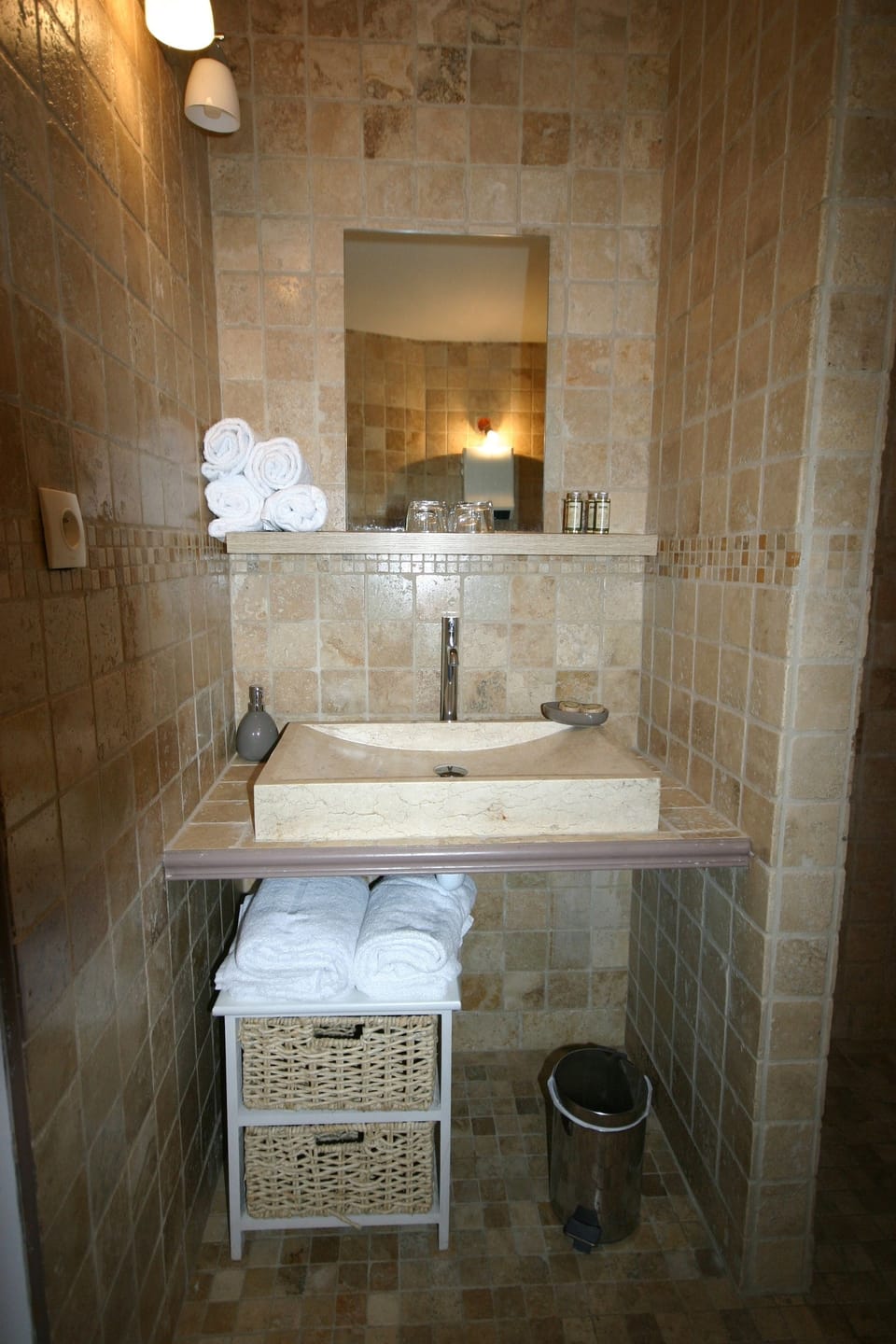 Double Room, Accessible | Bathroom | Shower, free toiletries, hair dryer, towels