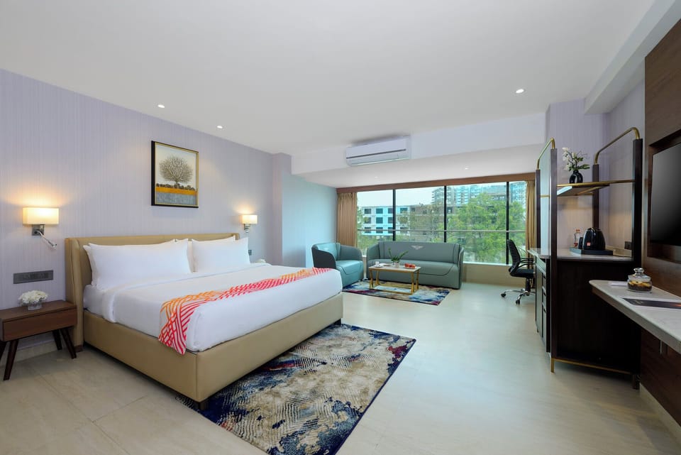 Standard Double Room | Minibar, in-room safe, iron/ironing board, free WiFi