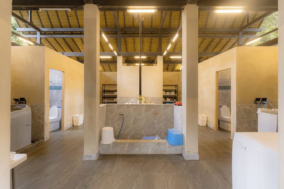 Tent | Bathroom | Free toiletries, bathrobes, towels, soap