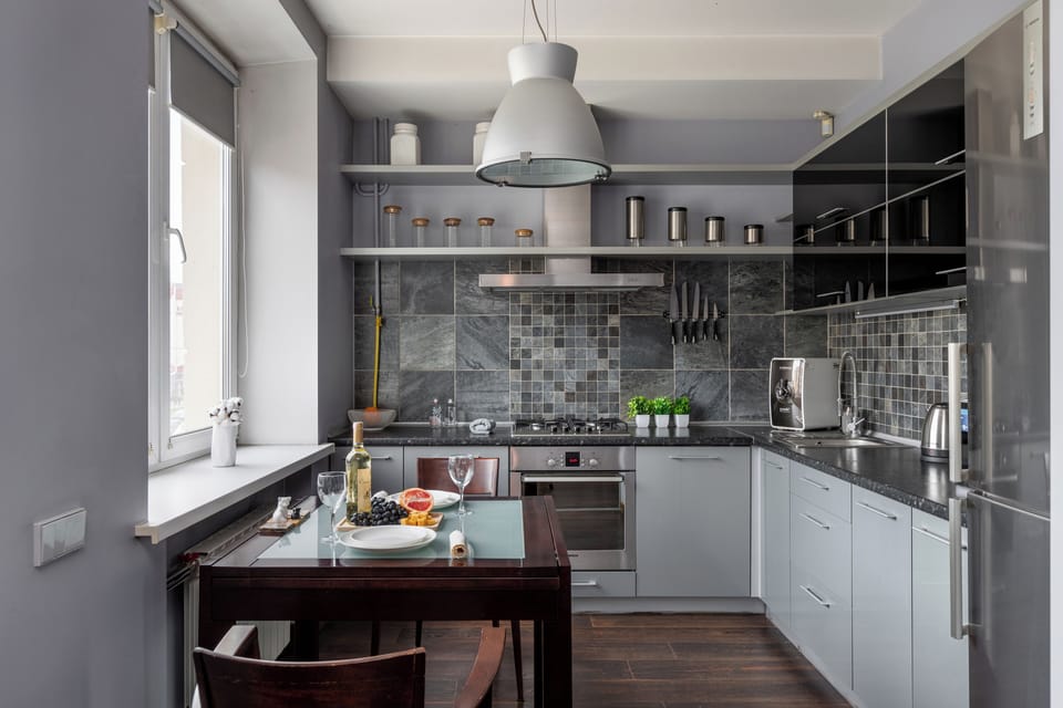 Classic Studio, City View | Private kitchen | Full-size fridge, microwave, oven, stovetop