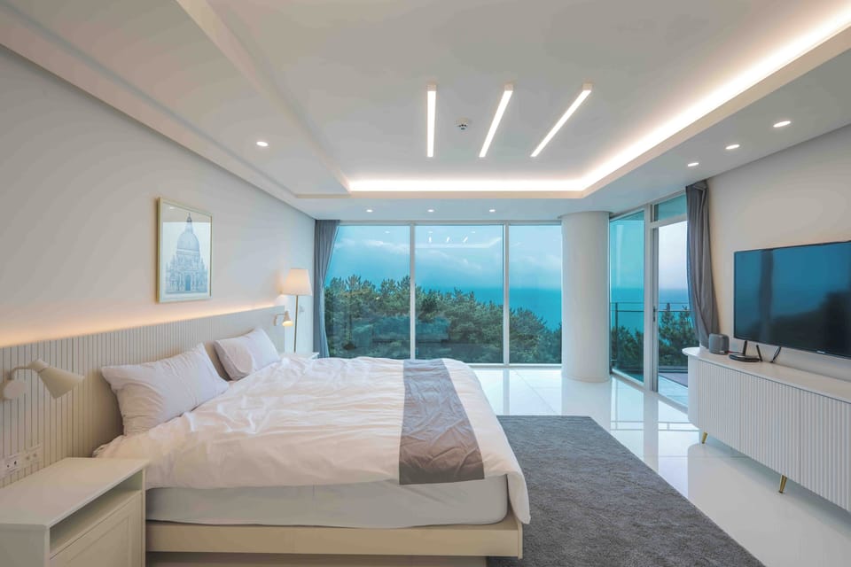 Villa, Ocean View, Beachside | 5 bedrooms, desk, laptop workspace, blackout drapes