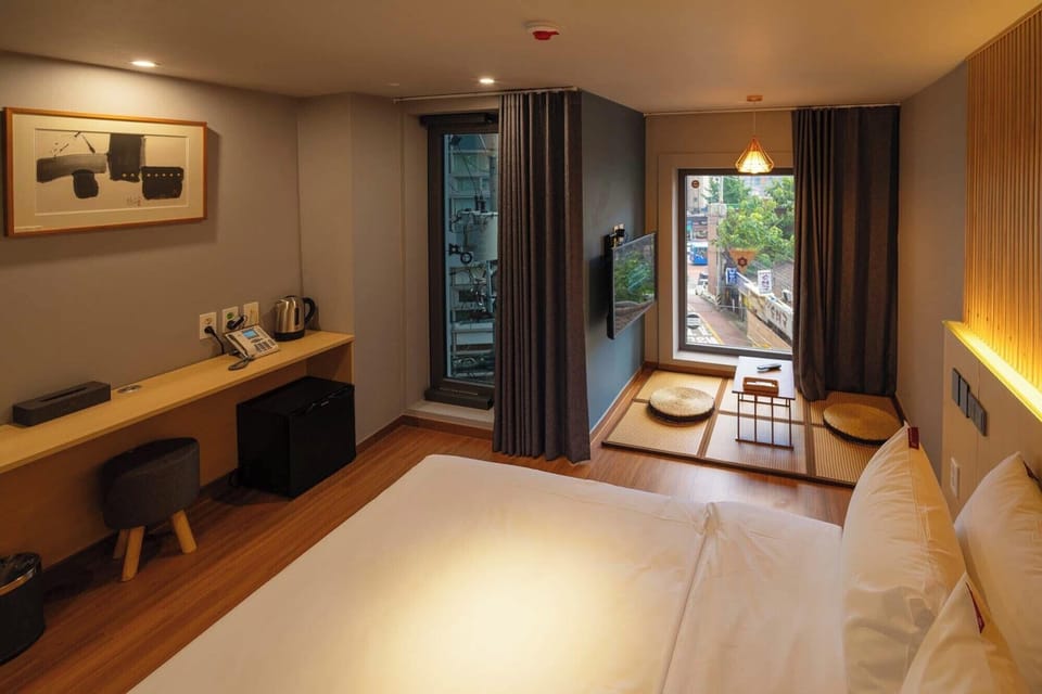 Deluxe Room, Balcony (Prime) | Soundproofing, free WiFi, bed sheets
