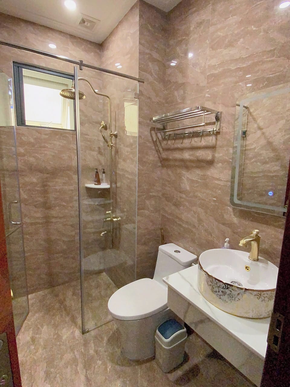 Superior Room, City View | In-room safe, iron/ironing board (on request), WiFi (free)