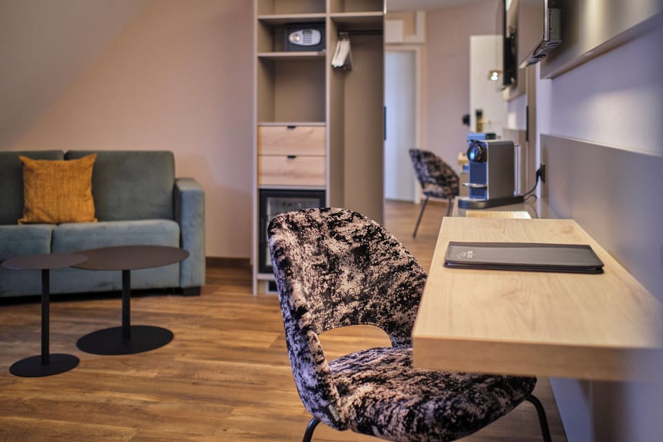 Economy Double Room | Hypo-allergenic bedding, down comforters, minibar, desk