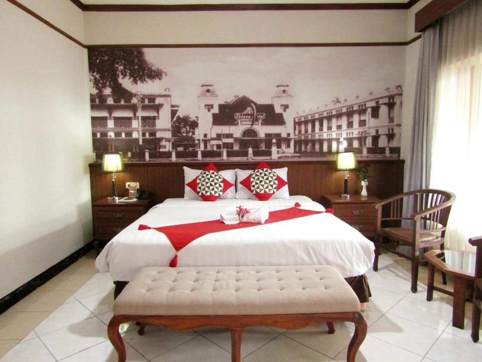 In-room safe, free WiFi, bed sheets