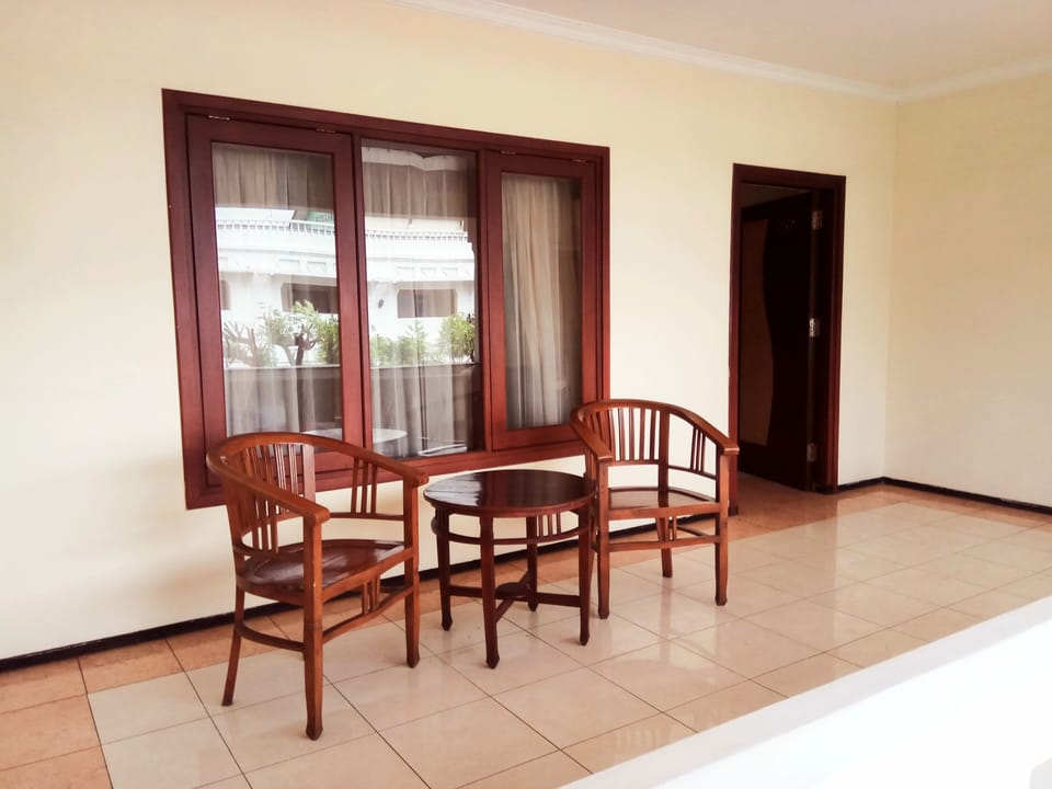 Deluxe Room, 2 Twin Beds | In-room safe, free WiFi, bed sheets