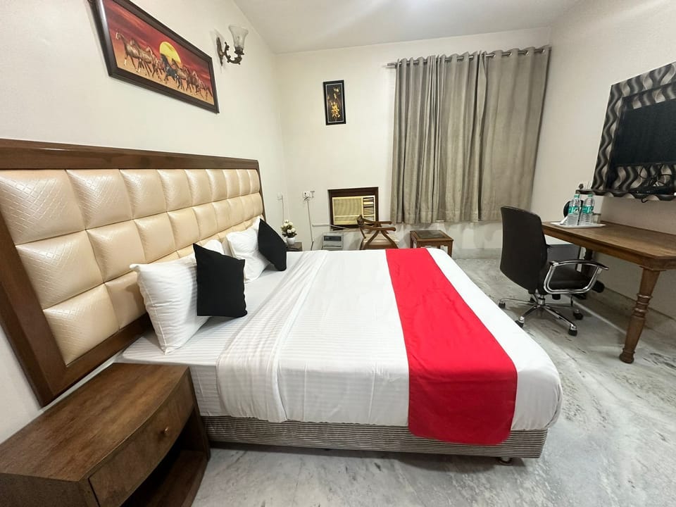 Basic Room | In-room safe, soundproofing, iron/ironing board, free WiFi
