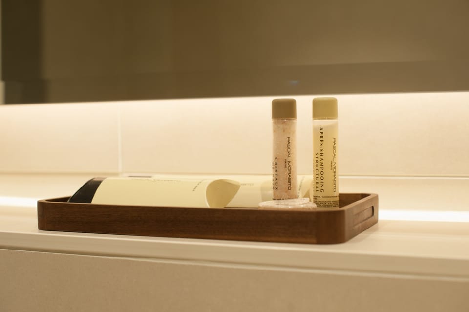 Budget Single Room | Bathroom amenities | Combined shower/tub, free toiletries, hair dryer, towels