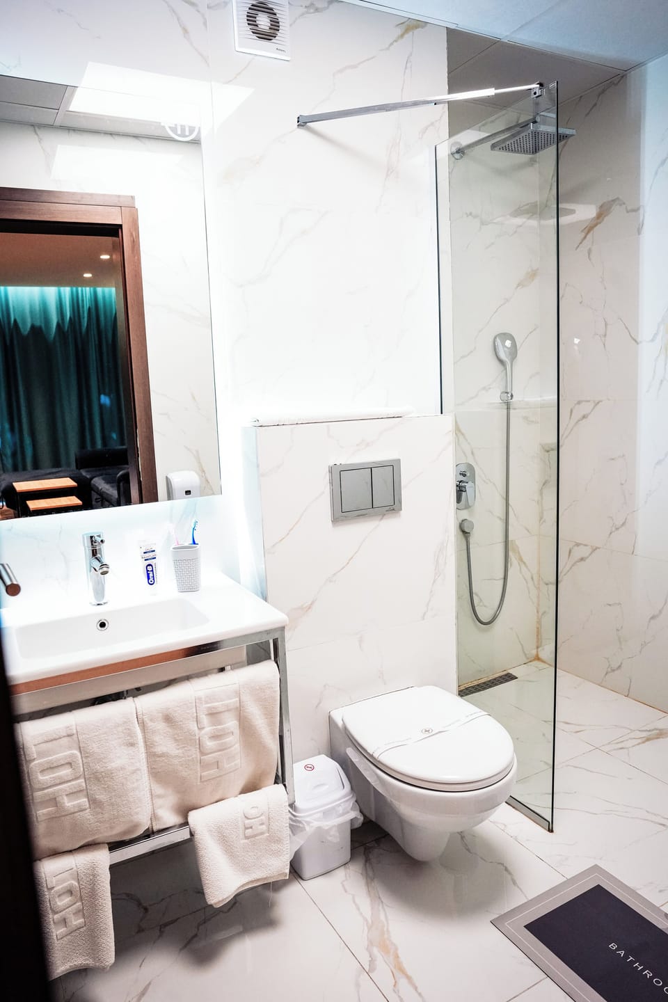 Deluxe Suite | Desk, laptop workspace, soundproofing, free WiFi