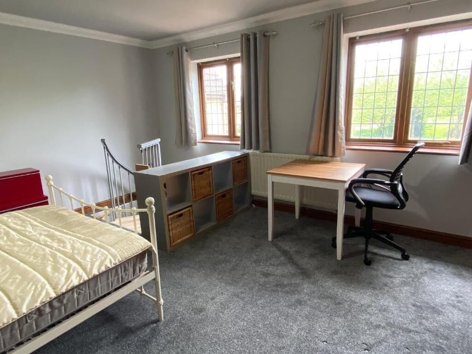Studley Knapp, Milton Keynes - Host & Stay