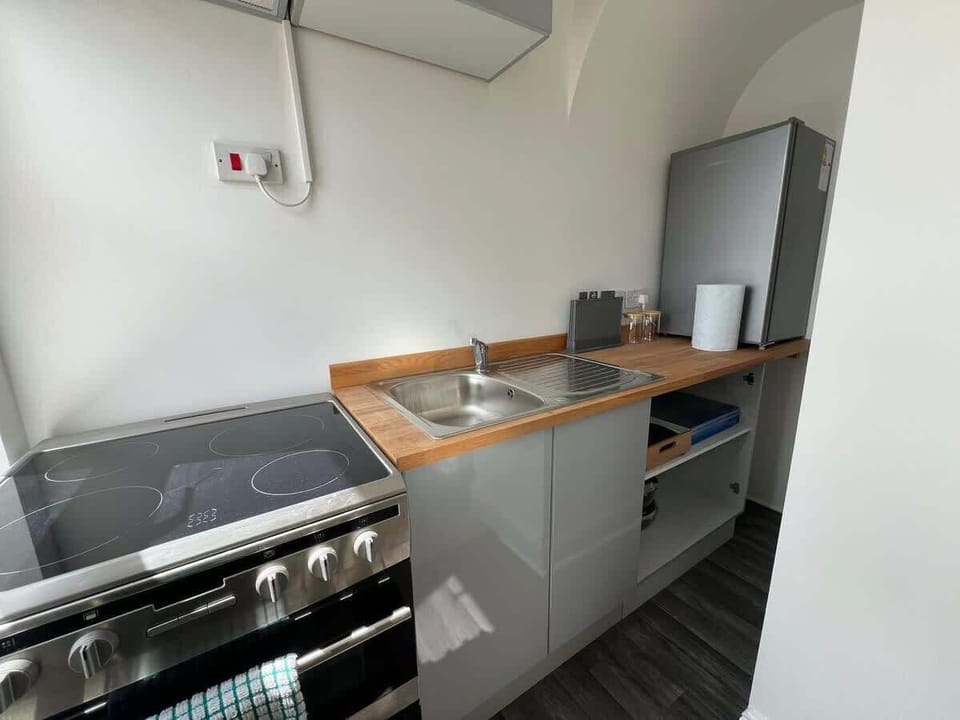 Regent Street, Kettering - Host & Stay