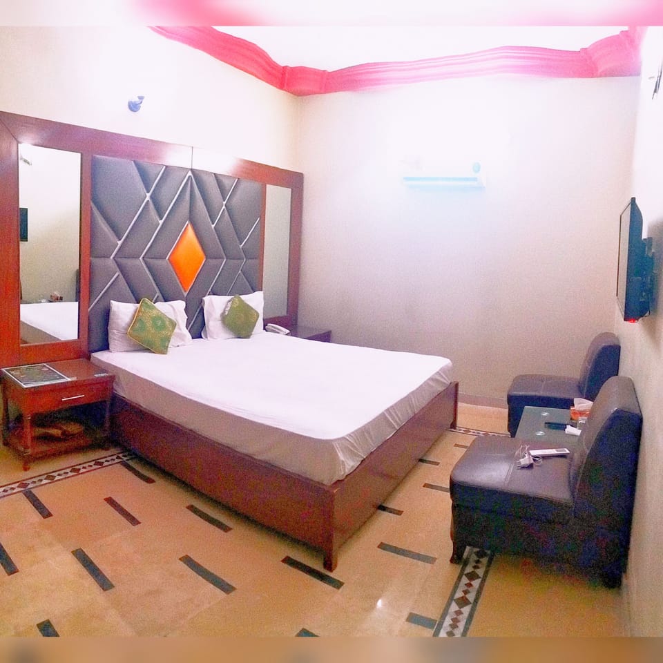 Economy Studio Suite | Premium bedding, pillowtop beds, in-room safe, individually furnished