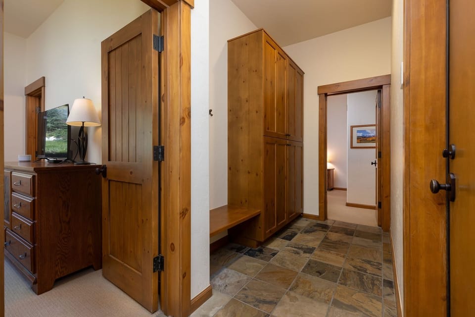 Townhome, 3 Bedrooms | Interior