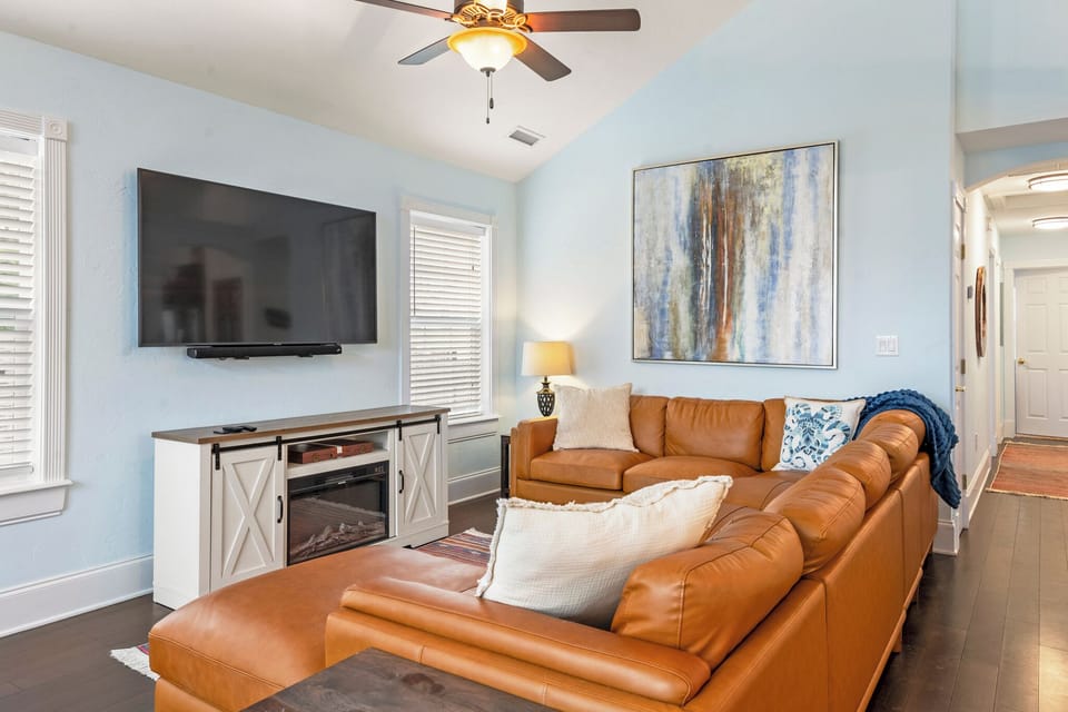 KDN9705: Avalon Tides | Top Level Living Area