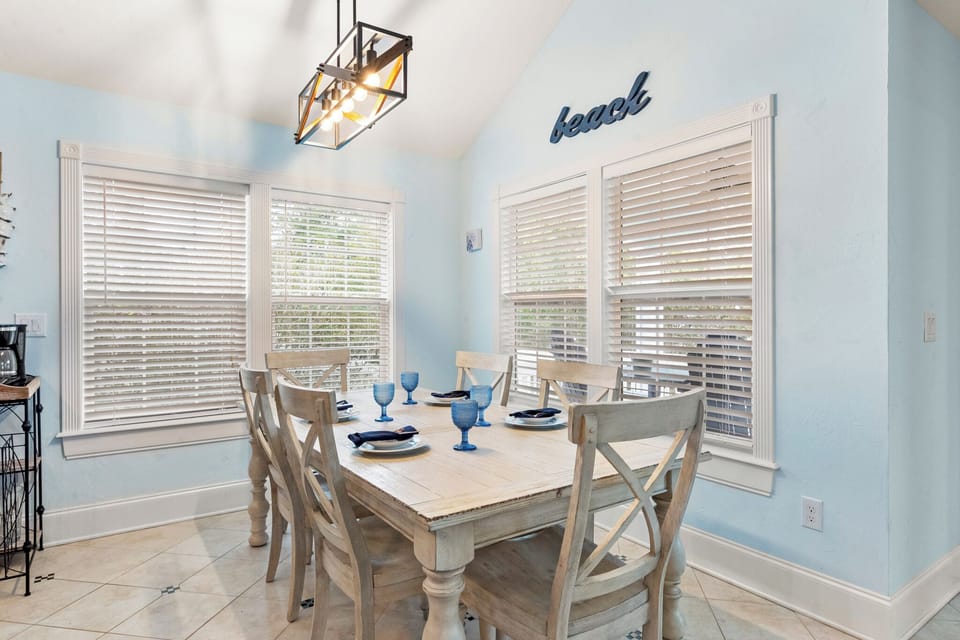 KDN9705: Avalon Tides | Top Level Dining Area