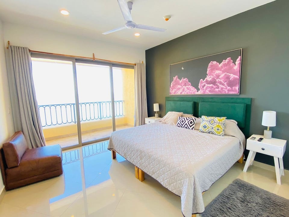 Bed,Bedroom,Photo of the whole room
