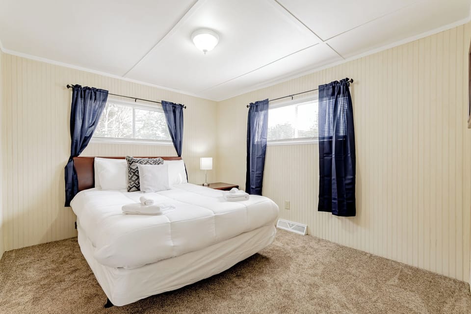 7 bedrooms, iron/ironing board, free WiFi
