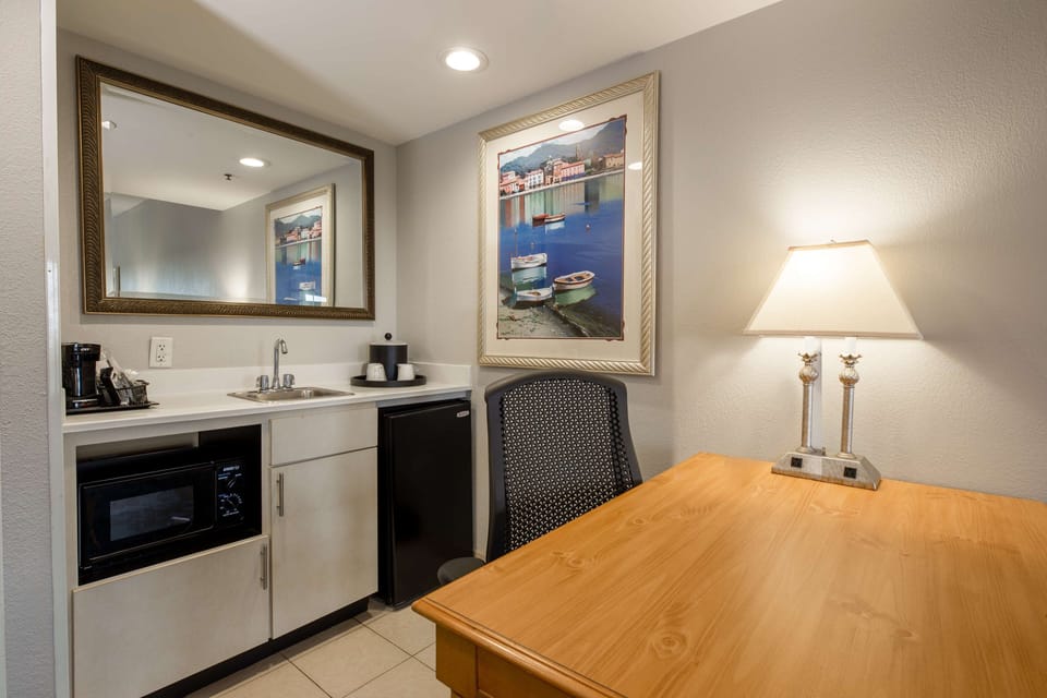 Studio, 2 Queen Beds, Accessible, Non Smoking | Minibar