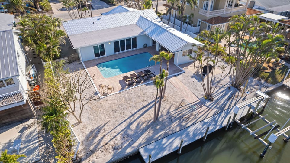 Welcome to Bayview Beach Escape