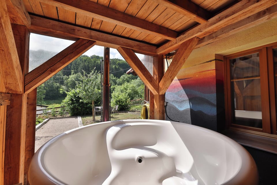 Outdoor spa tub