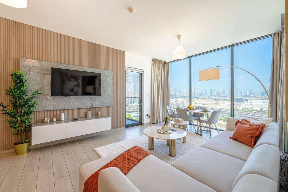 Deluxe Apartment, Balcony, City View | Living area