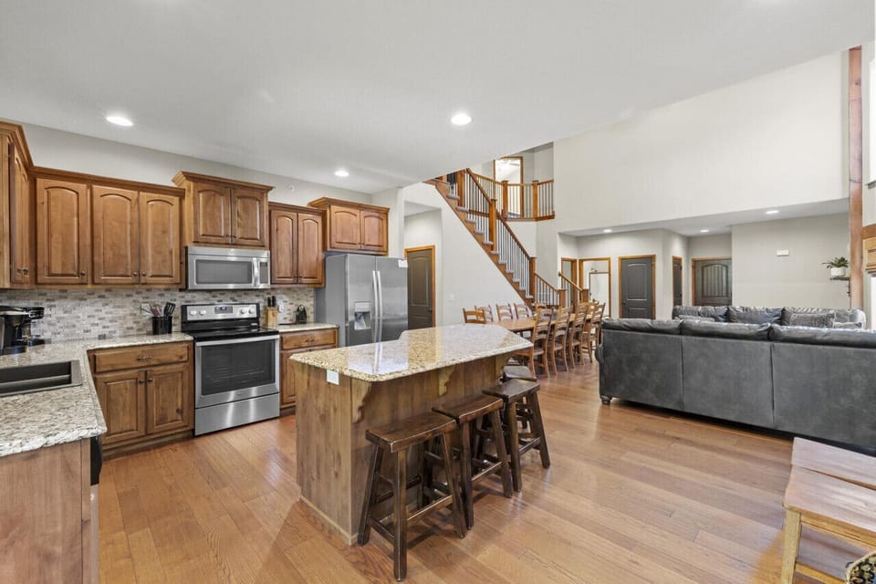 Fully equipped kitchen to whip up your favorite meals!