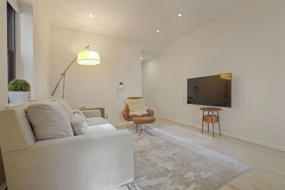 Living Room / Sofa bed