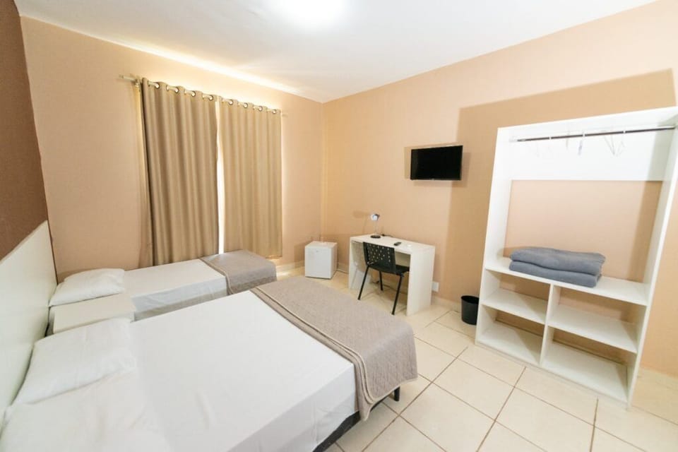 Standard Triple Room | Desk, laptop workspace, free WiFi