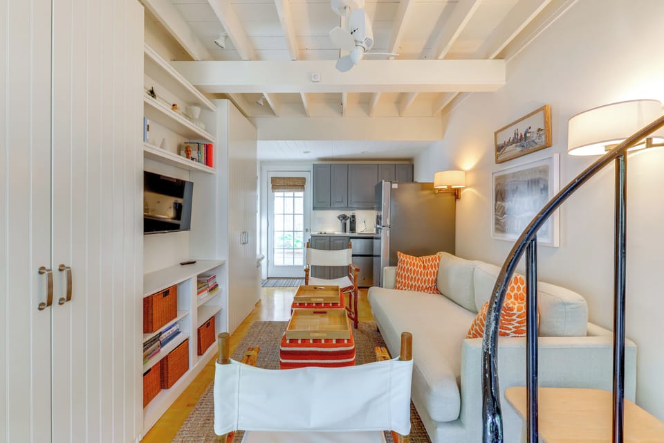 Living Room | Smart TV | Main Floor