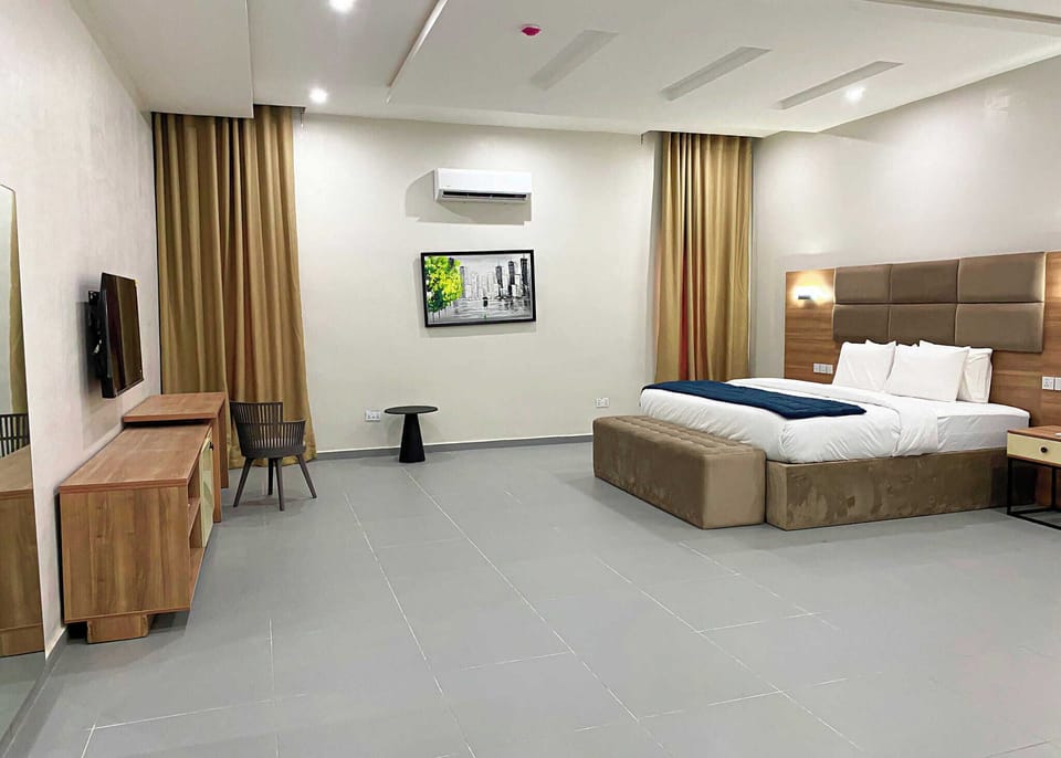 Economy Room, Balcony, City View | Desk, laptop workspace, free WiFi